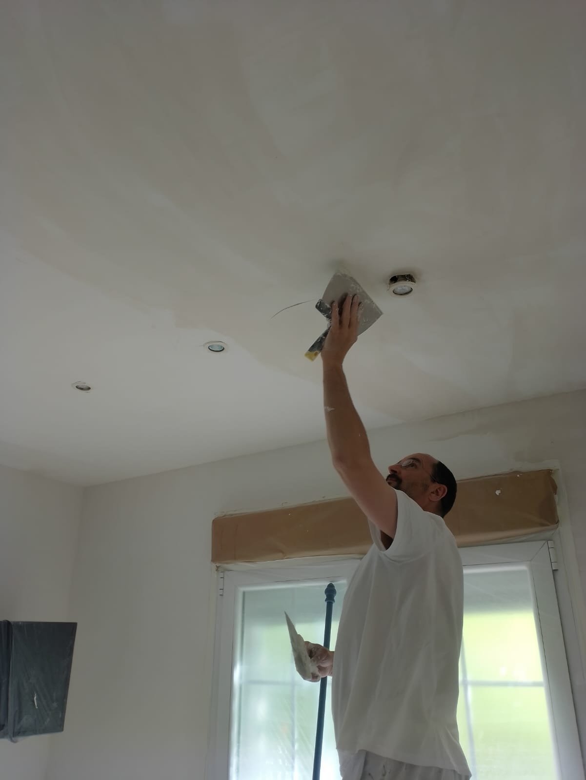 cúal es el tiempo para pintar un piso de 80 m²